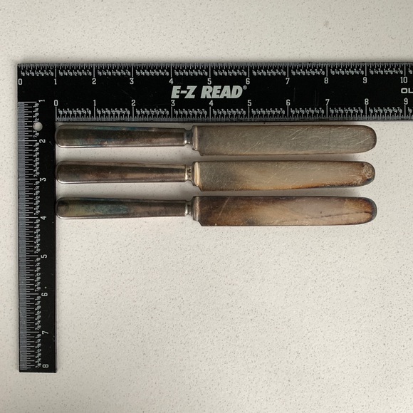 Qty (3) Table Knives Marked “Imperial Silverware Co. Triple Plate. 12 Dwts.” - Picture 4 of 5